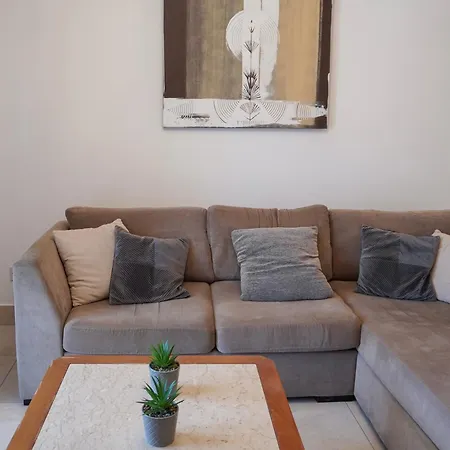 Spacious Near The Mall * Paphos