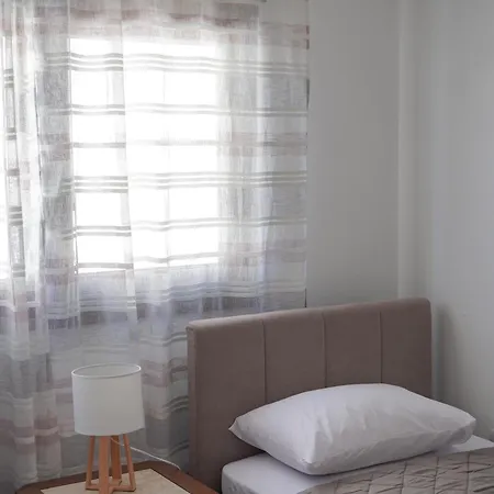 Spacious Near The Mall