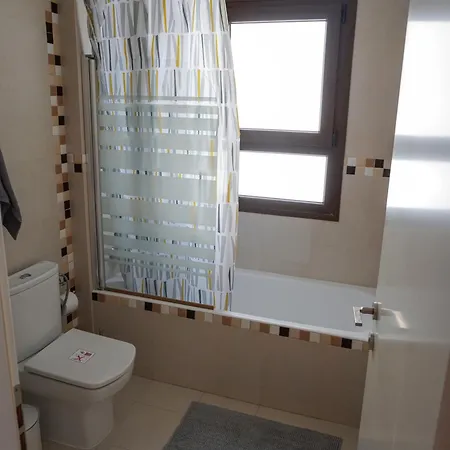 Apartament Spacious Near The Mall *