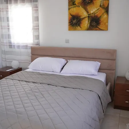 Spacious Near The Mall Apartmán Paphos