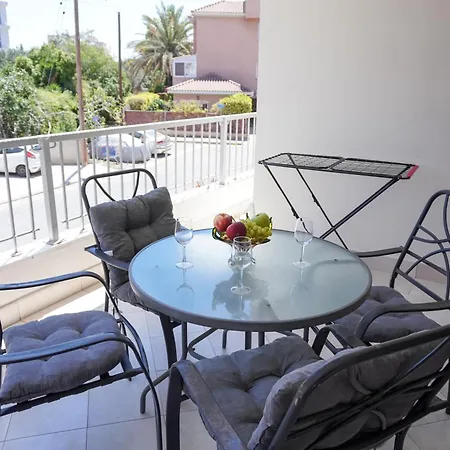 Spacious Near The Mall Paphos